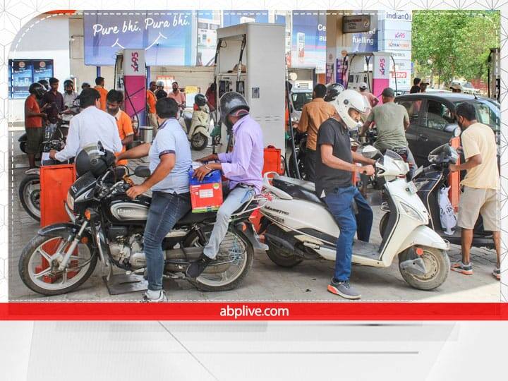 Petrol-Diesel Price Today 7th September petrol diesel price in delhi mumbai check latest rate here maharashtra marathi news Petrol-Diesel Price : कच्च्या तेलाच्या किमतीत पुन्हा मोठी घट; देशांतर्गत पेट्रोल-डिझेलच्या किमती मात्र स्थिर, कपात होणार?