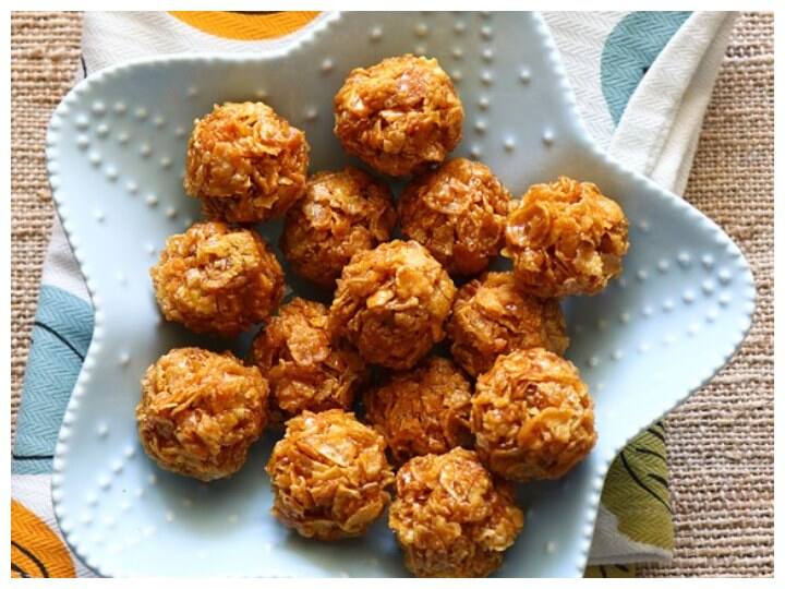 Cornflakes Ladoo Recipe:  instant laddu recipe using jaggery Cornflakes Ladoo Recipe: कभी खाए हैं कॉर्नफ्लेक्स के लड्डू? बेहद ही कम सामान से तैयार हो जाएगी ये हेल्दी रेसिपी
