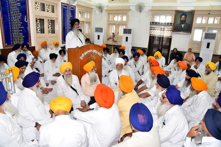 SGPC has announced Protest for the release of Bandi Sikhs from September 12 , protests will be held wearing black robes ਸ਼੍ਰੋਮਣੀ ਕਮੇਟੀ ਵੱਲੋਂ ਬੰਦੀ ਸਿੰਘਾਂ ਦੀ ਰਿਹਾਈ ਲਈ 12 ਸਤੰਬਰ ਤੋਂ ਸੰਘਰਸ਼ ਦਾ ਐਲਾਨ ,ਕਾਲੇ ਚੋਲੇ ਪਾ ਕੇ ਦਿੱਤੇ ਜਾਣਗੇ ਰੋਸ ਧਰਨੇ