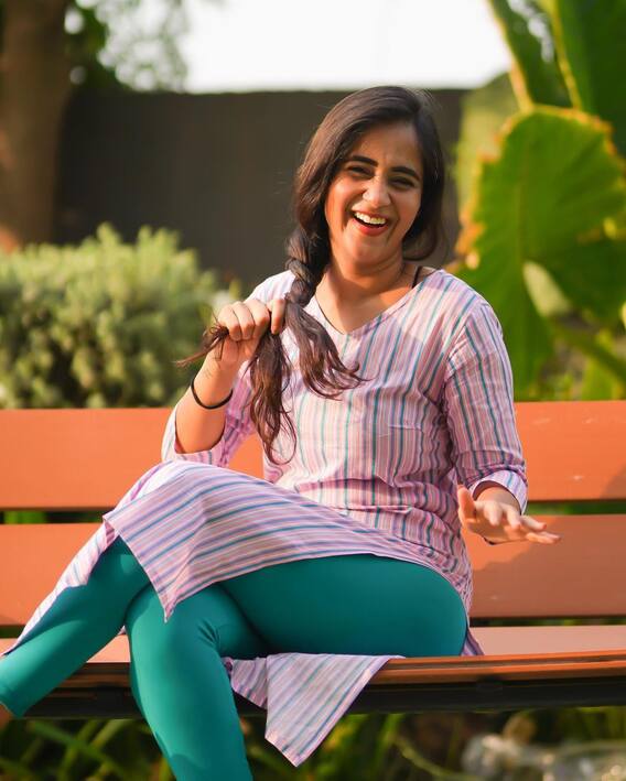 Actress Deepthi Sunaina Recent Cute Photos | Deepthi Sunaina : அழகே ...