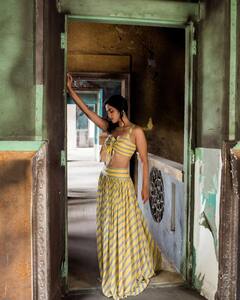 Bindhu Madhavi: அம்மாடி உன் அழகு செம தூளு... பிந்து மாதவியின் ரீசண்ட் க்ளிக்ஸ்!