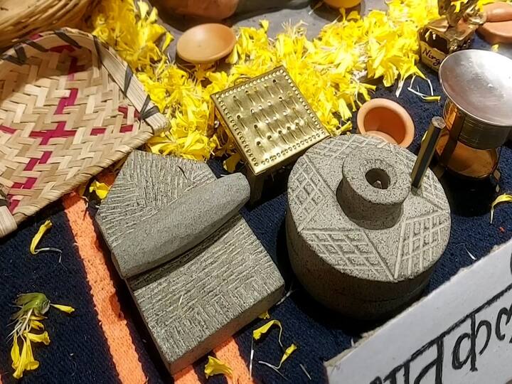 दोन वर्षांनंतर महाराष्ट्रात गणेशोत्सवाचा सण मोठ्या उत्साहात, जल्लोषात साजरा केला जातोय. या निमित्ताने विविध संकल्पनेच्या माध्यमातून सामाजिक संदेश देण्यावर भाविकांचा कल पाहायला मिळतोय.