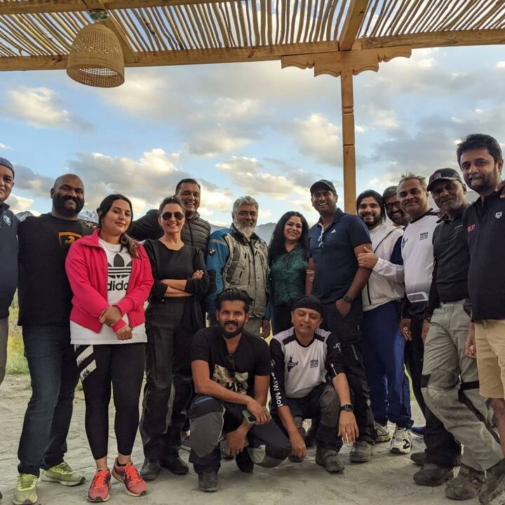 வெளிநாடுகளில் படப்பிடிப்பு நடைபெற்ற போதும் பாலைவனத்தில் சவாரி செய்துள்ளார் அஜித்குமார்