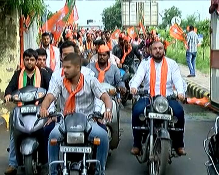 સિક્સલેન હાઇવે,એઇમ્સ શરૂઆત,ઈન્ટરનેશનલ એરપોર્ટની ફાળવણી હોય સૌરાષ્ટ્ર અને રાજકોટને આપવામાં આવ્યું છે.