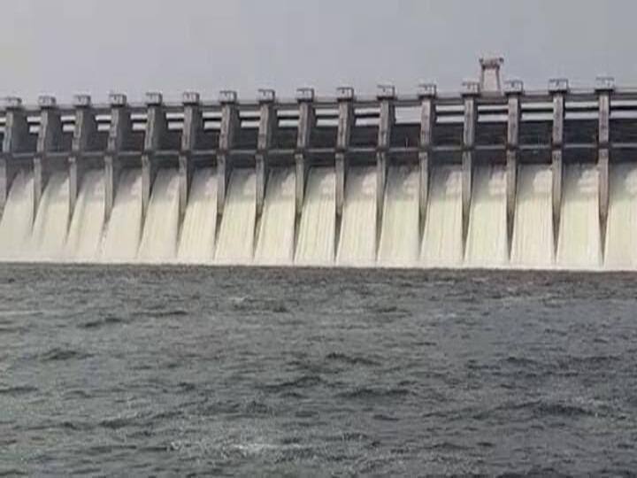 maharashtra News Aurangabad News 18 gates of Jayakwadi dam reopened water inflow increased Jayakwadi Dam: जायकवाडी धरणाचे पुन्हा 18 दरवाजे उघडले, पाण्याची आवकही वाढली