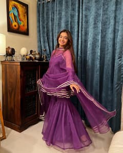 पर्पल शरारा सूट में Anushka Sen लगीं अप्सरा सी खूबसूरत, किलर स्माइल से लूट ली महफिल