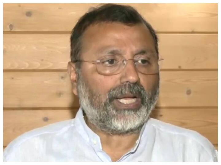 Jharkhand: निशिकांत दुबे की शिकायत पर देवघर DC के खिलाफ दिल्ली में FIR, जबरन उड़ान मामले पर घमासान Nishikant Dubey complaint over ATC Clearance Row FIR in Delhi against Deoghar DC Jharkhand: निशिकांत दुबे की शिकायत पर देवघर DC के खिलाफ दिल्ली में FIR, जबरन उड़ान मामले पर घमासान