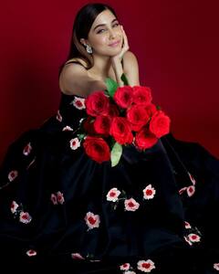 Sharvari Wagh Photos: उफ्फ तेरी अदा... शर्वरी वाघचा किलर लूक; पाहा खास फोटो!