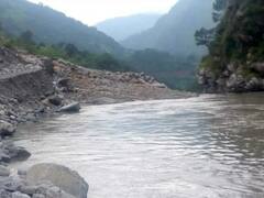 उत्तराखंड के बड़कोट में बड़ा हादसा, यमुना में गिरी कार, एक की हालत गंभीर, एक नदी में बहा