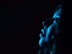 'ব্লু লাইট'- এর ক্ষতি থেকে কীভাবে রক্ষা করবেন ত্বক? রইল সহজ কয়েকটি টিপস