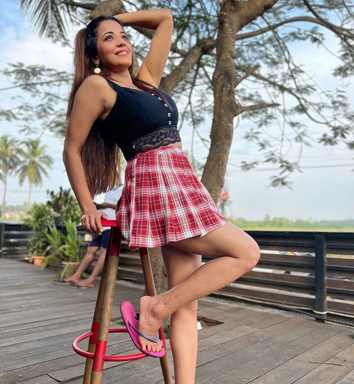 मोनालिसा ने कई टीवी शोज में भी काम किया है. 'नजर' और 'नमक इश्क का' उनके पॉपुलर धारावाहिक रहे हैं.