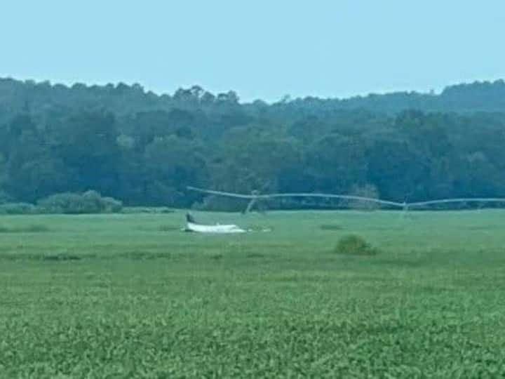 Mississippi US Hijacked Plane Landed Safely Pilot Arrested BY Police US: हाईजैक किए गए प्लेन की हुई सुरक्षित लैंडिंग, पायलट को किया गया गिरफ्तार