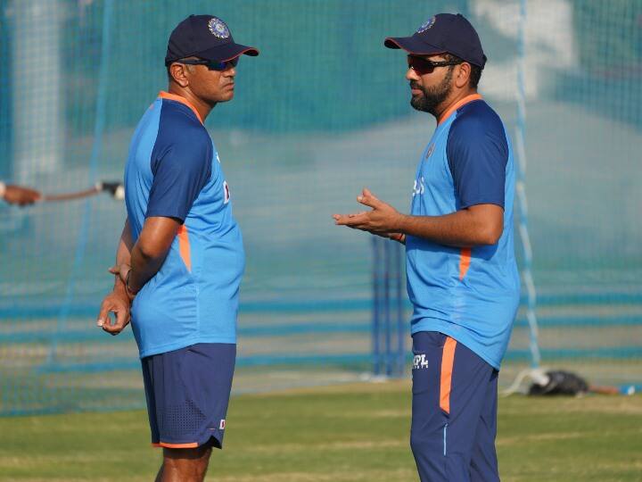 एशिया कप 2022 के सुपर-4 में भारत का मुकाबला पाकिस्तान से होगा. टीम इंडिया ने इससे पहले पाकिस्तान के खिलाफ जीत दर्ज की थी. उस मैच में पाक ने भारत को कड़ी टक्कर दी थी. इस मुकाबले में भारत को टक्कर मिलेगा. टीम इंडिया मैच के लिए प्लेइंग इलेवन में बदलाव करेगी. भारतीय खिलाड़ियों ने मैच से पहले जमकर पसीना बहाया.