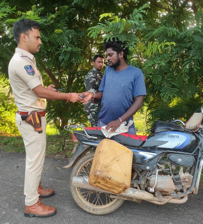 అంతరాష్ట్ర సరిహద్దులో కొనసాగుతున్న పోలీసుల తనిఖీలు, వారి కోసం స్పెషల్ ఫోకస్