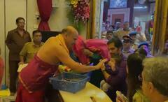 PHOTO : मनसेप्रमुख राज ठाकरे सहपरिवार सिद्धीविनायकाच्या दर्शनाला