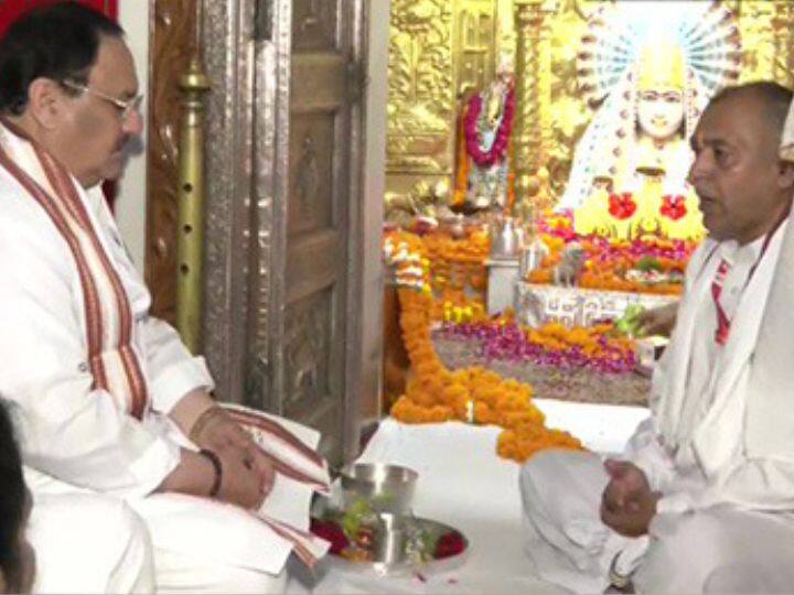 BJP National President JP Nadda offers prayers at Mata Mansa Devi Temple in Panchkula Haryana JP Nadda Haryana Visit: जेपी नड्डा ने पंचकूला के माता मनसा देवी मंदिर में की पूजा, हरियाणा के BJP नेताओं से की मुलाकात