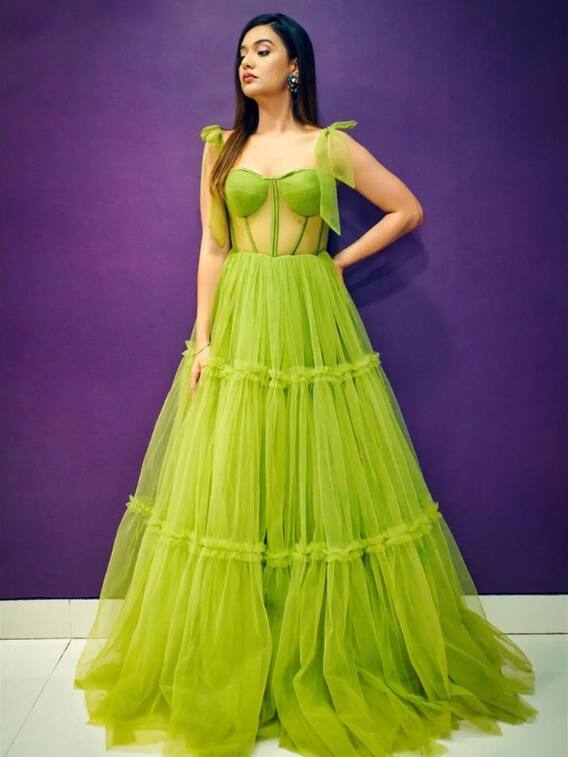 बिग बॉस ओटीटी विनर दिव्या अग्रवाल का सिजलिंग लुक