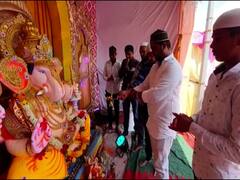 PHOTO : इंदापुरात हिंदू- मुस्लिम बांधव एकत्र येत बाप्पांची स्थापना