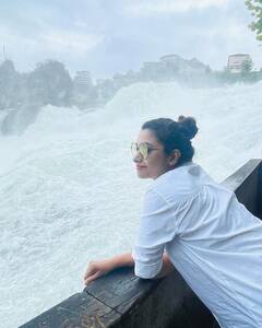 Priya Bhavani Shankar: ஒரு புன்னகை பூவே சிறு பூக்களின் தீவே... பிரியா பவானி சங்கரின் அசத்தல் க்ளிக்ஸ்!