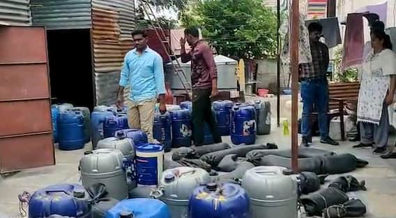दारुचा महापूर! सोलापुरात 5 हजार लीटर हातभट्टी जप्त