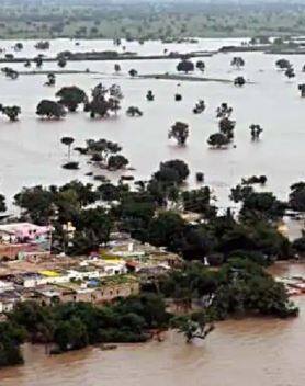 पाकिस्तानात पुराचा हाहाकार, एक तृतीयांश भाग पाण्यात