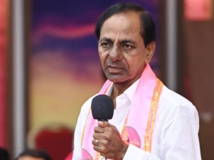 KCR is taking care of all kinds of equations in the matter of finalizing the candidate in Munugode Munugode TRS Candidate : మునుగోడుపై తేల్చుకోలేకపోతున్న కేసీఆర్ - అభ్యర్థిత్వం ఎవరికో ?