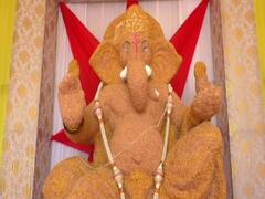 Pandharpur News : पंढरपुरात आकर्षक बाप्पांच्या मूर्ती; 200 किलो गव्हाची मूर्ती पाहण्यासाठी नागरिकांची गर्दी