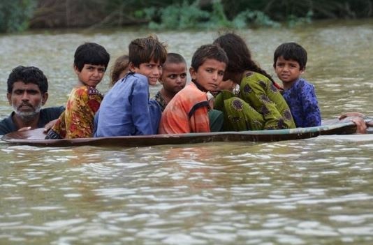 Pakistan Flood : पाकिस्तानात पुराचा हाहाकार, एक तृतीयांश भाग पाण्यात, तीन कोटीहून अधिक नागरिकांना फटका