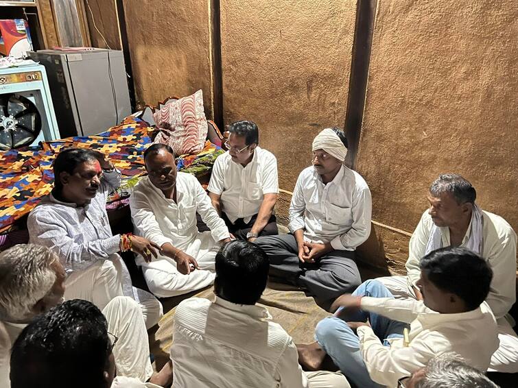 maharashtra News Aurangabad News Leader of Opposition Ambadas Danve on Beed tour Family members of farmers who committed suicide will be met Aurangabad: विरोधी पक्षनेते अंबादास दानवेंचा बीड दौरा; आत्महत्याग्रस्त शेतकऱ्यांच्या कुटुंबीयांची घेणार भेट