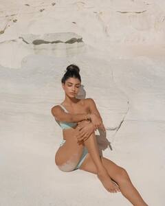 Alanna Panday: અનન્યા પાંડેની બહેન અલાનાએ સમુદ્ર કિનારે આપ્યા હોટ પોઝ, જુઓ ફોટો