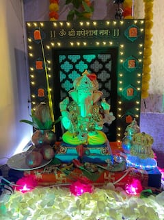 PHOTO : ‘सुंदरा मनामध्ये भरली’ फेम अभिनेत्री राधा सागरच्या घरी गौराईचं आगमन!