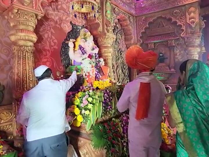 पटना येथील महाराष्टमंडळाच्या पदाधिकायांसह सचिव संजय भोसले यांच्या मागदर्शनाखाली सन २०१४ पासून लालबागच्या राजाची मूर्ती मुंबईहून आणून पटना येथे मूर्तीची प्रतिष्ठापना केली जाते.