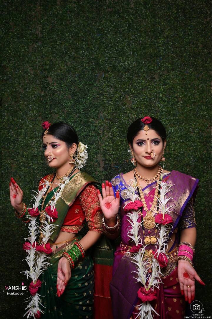 रिद्धी आशिष सराफ आणि सिद्धी आशिष सराफ यांनी गौरीच रूप साकारलं..