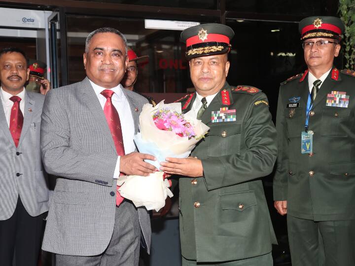 Indian Army Chief General Manoj Pande proceeds on four day visit to Nepal and Meet Nepal Prime Minister Manoj Pande Nepal Visit: अग्निपथ स्कीम के विरोध के बीच आर्मी चीफ जनरल मनोज पांडे पहुंचे काठमांडू, पीएम देउबा से करेंगे मुलाकात