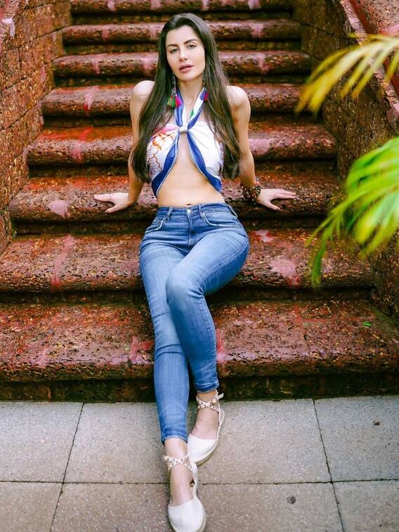 जॉर्जिया एंड्रियानी का स्टाइलिश अंदाज