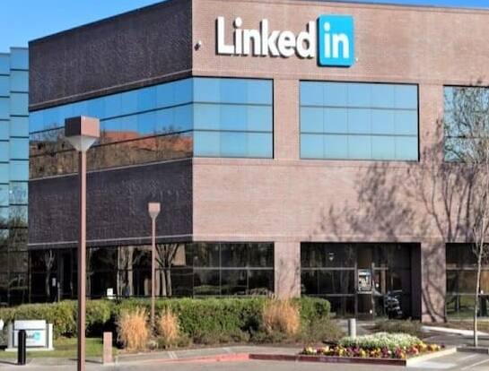 આજે ઘણી મલ્ટીનેશનલ કંપનીઓ તમને દરેક ક્ષેત્રમાં તમામ પ્રકારની સુવિધાઓ આપી રહી છે. આ કંપનીઓ રોજગાર માટે ઘણા યુવાનોની પ્રથમ પસંદ બની રહી છે.