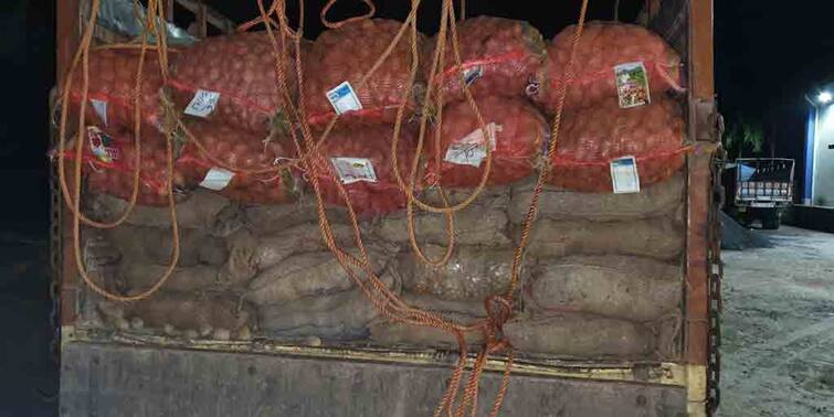 East Burdwan kalna illegal firecracker smuggling via potato lorry Firecracker: ফিল্মি কায়দায় আলুর বস্তার আড়ালে পাচার নিষিদ্ধ শব্দবাজি! চক্ষু চড়কগাছ পুলিশের