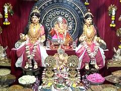 Ganesh Chaturthi 2022 : गौरीच्या मूर्तीची जर्मनीत निर्मिती; नाशिकमधील सुंदर मूर्ती ठरतायत आकर्षण