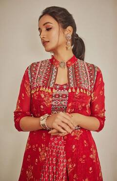 Srinidhi Shetty : தும்பி தும்பி தும்பி துள்ளல்லோ....ஸ்ரீநிதி ஷெட்டியின் ரீசண்ட் க்ளிக்ஸ்!