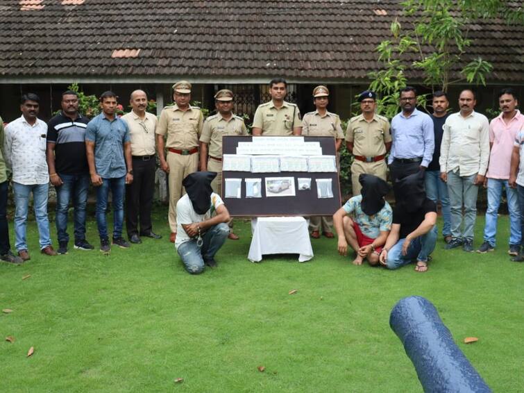 Chiplun Latest Crime News ATM theft arrested in goa चिपळूणातील एटीएम मशीन फोडणारी टोळी जेरबंद, रत्नागिरी पोलिसांनी आरोपींना गोव्यात पकडले