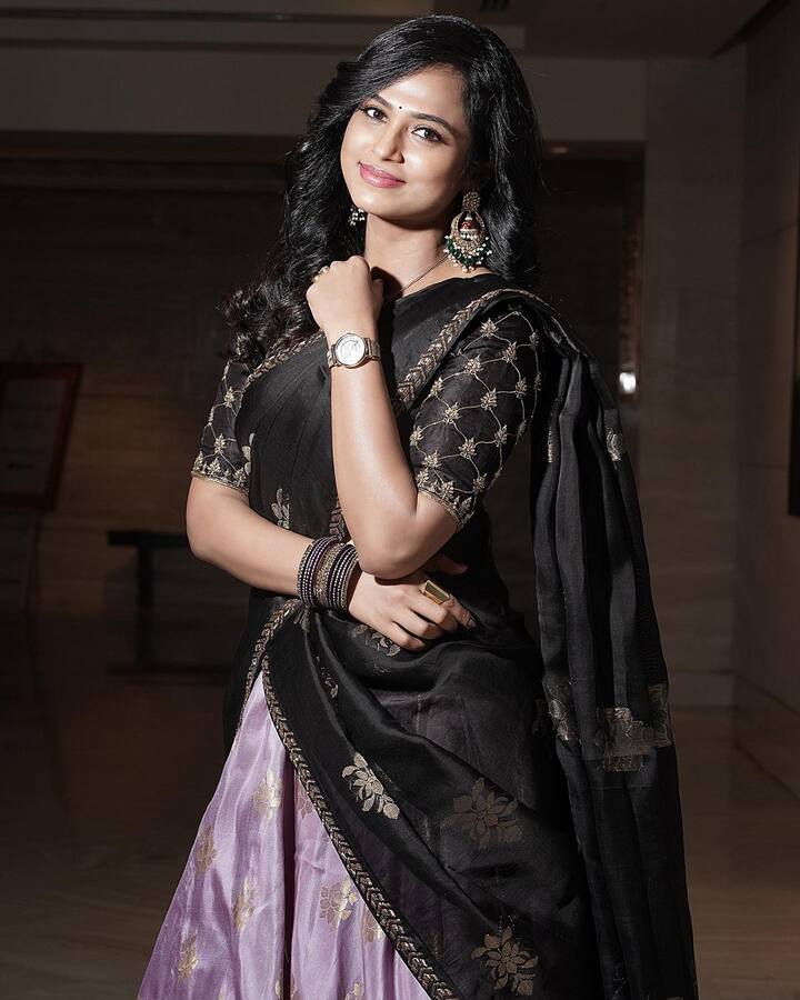 அதை கொடுத்தாள் உடனே எடுத்தே சென்றுவிட்டாள்
