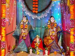 Gauri Aras Competition 2022 : घराघरात गौरी पूजन, पाहा फोटो