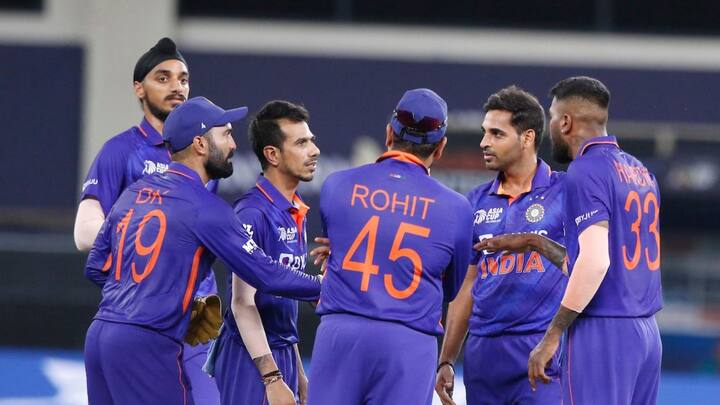 ভারত ও পাকিস্তান টি-টোয়েন্টিতে এর আগে ১০ বার একে অপরের মুখোমুখি হয়েছে। তার মধ্যে ভারত আটটি এবং পাকিস্তান মাত্র দুইটি ম্যাচ জিতেছে।