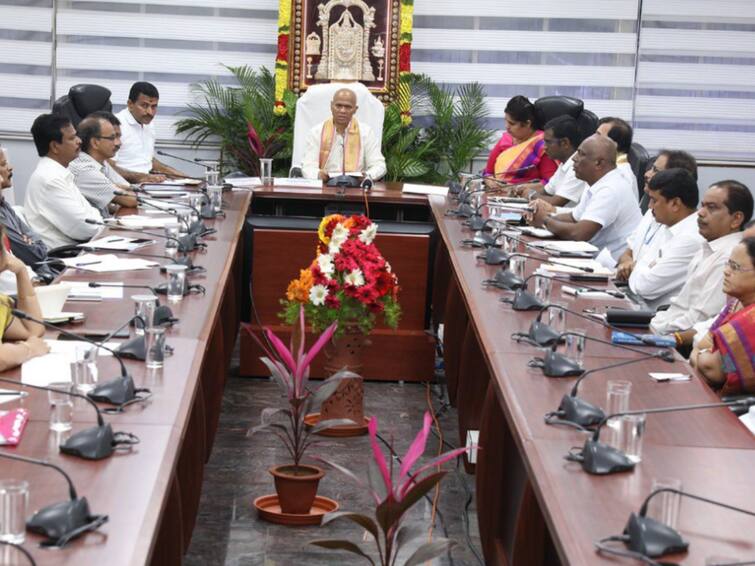 TTD to build 111 new temples across Andhra Pradesh using SRIVANI Funds says TTD EO AV Dharma Reddy TTD temples: ஆந்திரா முழுவதும் புதிதாக 111 கோயில்கள்.. ஏன்? திருமலை திருப்பதி தேவஸ்தானம் அதிரடி திட்டம்..