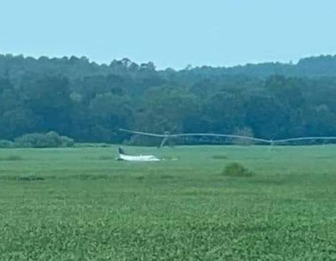 Mississippi: Pilot threatened to crash hijacked plane into Walmart US: હાઇજેક કરવામાં આવેલા પ્લેનનું સુરક્ષિત લેન્ડિંગ, પાઇલટની કરી ધરપકડ