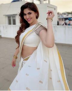 Actress Sherin Shringar : கேரள நாட்டு கிளியே! நடிகை ஷெரினின் சமீபத்திய புகைப்படங்கள் !