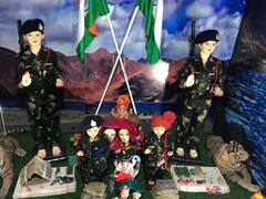 Photo : देशभक्ती सांगणारा बाप्पा, औरंगाबादच्या गरुड कुटुंबाने साकारला आगळावेगळा देखावा