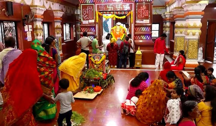 ज्वारीच्या लाह्या, दही, कोथिंबीर, भिजवलेली हरभरा डाळ यांपासून रुचकर असा काल्याचा प्रसाद बनवला जातो.