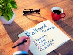 Retirement Plan: रिटायरमेंट के लिए ऐसे सेलेक्ट करें बेस्ट प्लान, ध्यान रखें ये जरूरी बातें