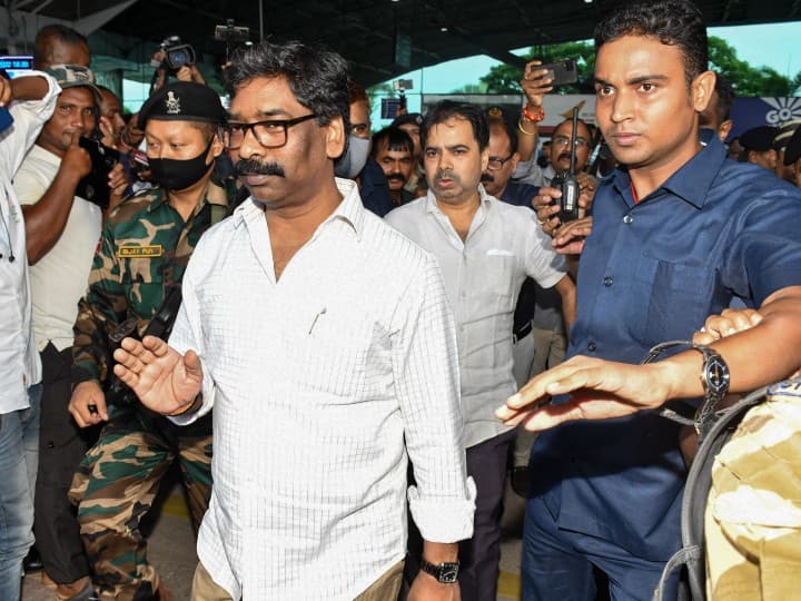 Enforcement Directorate Summons Jharkhand CM Hemant Soren Money Laundering Case Land Scam Case ED Summons Jharkhand CM Soren For Questioning In Money Laundering Case On December 12